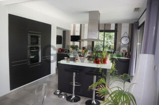  Maison  vendre 6 pices 166 m