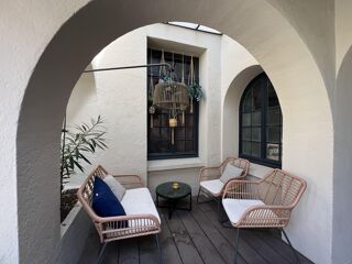  Immeuble à vendre 15 + pièces  Renaison