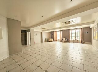  Immeuble à vendre 800 m²