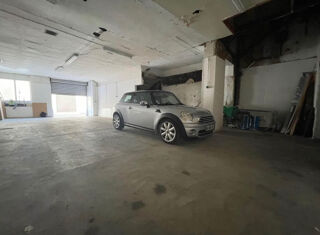  Parking / Garage  vendre 100 m