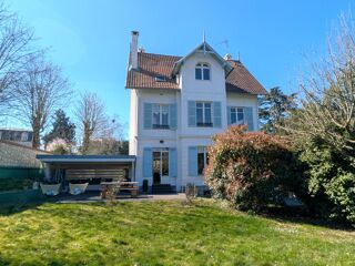  Maison � vendre 9 pi�ces 205 m�