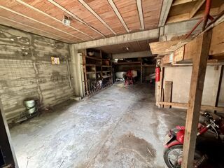 Parking / Garage � vendre 167 m� B�ziers
