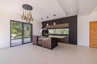  Maison 7 pièces 218 m² Roquebrune-sur-argens