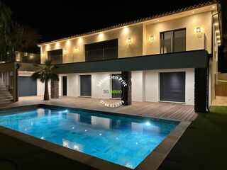  Maison 7 pièces  Roquebrune-sur-argens
