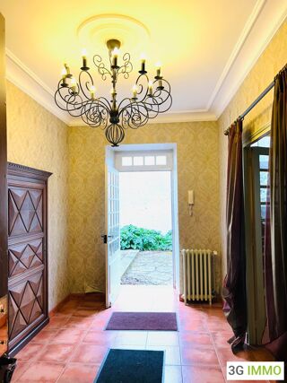  Maison  vendre 11 pices 