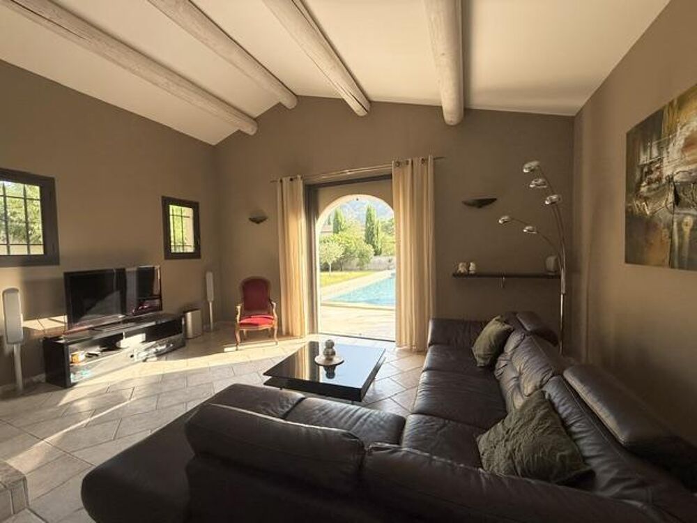 à vendre  Maison Maubec (84660)