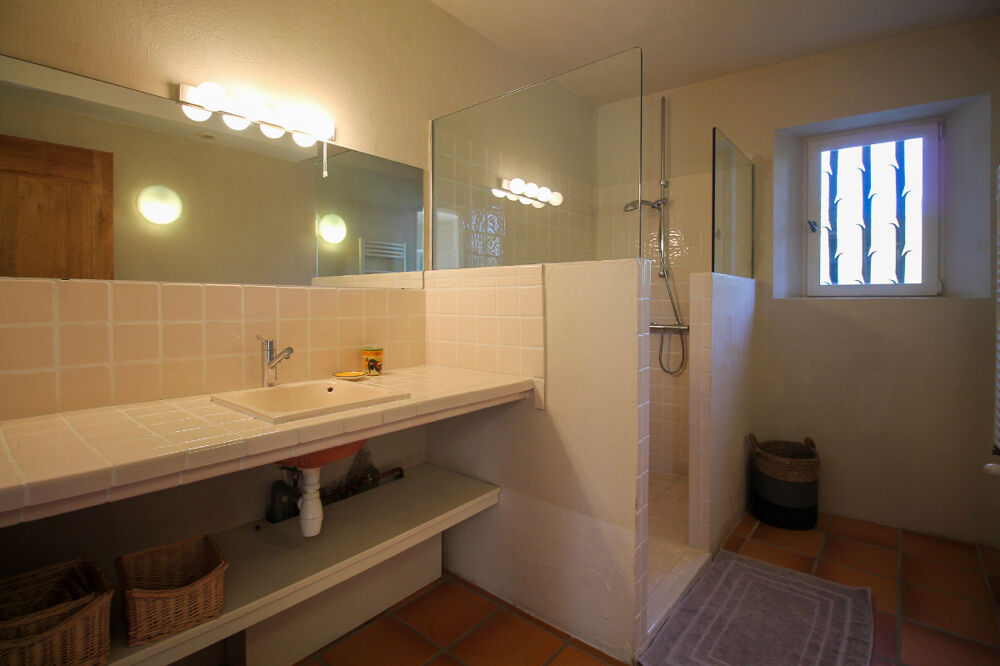 � vendre  Maison Montbrun-les-Bains (26570)