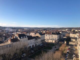  Appartement à vendre 6 pièces 143 m²