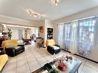  Maison  vendre 10 pices 210 m