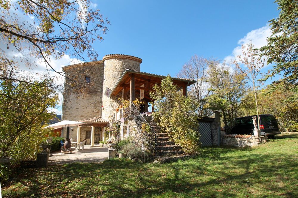 Maison 8 pièces 201 m² · à Villefranche-le-Château · 201 m² · 397 000 €
