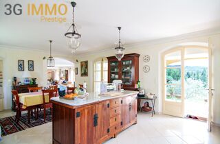  Maison à vendre 7 pièces 233 m²