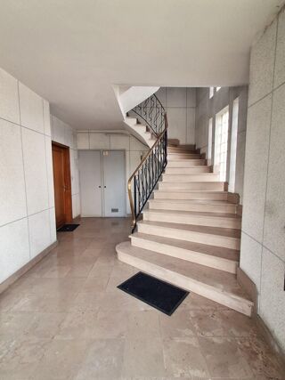  Immeuble � vendre 12 pi�ces 230 m�