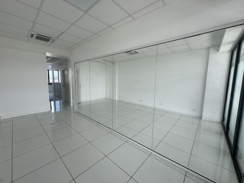 Location pro Institut de beauté à Baie-mahault 3456 97122 Baie-mahault