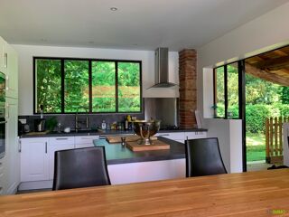  Maison  vendre 12 pices 