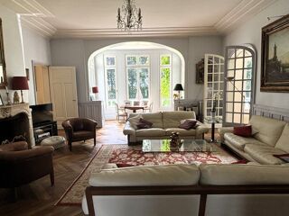  Maison à vendre 11 pièces 395 m²