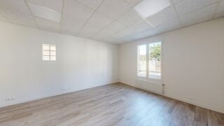  Immeuble à vendre 15 + pièces 292 m²