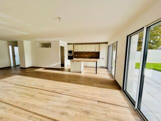  Maison � vendre 143 m� S�vremoine