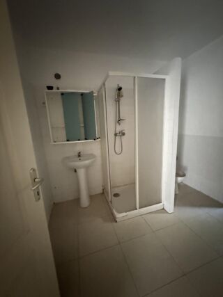  Immeuble à vendre 8 pièces 215 m²