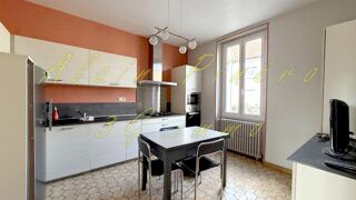  Immeuble à vendre 15 + pièces 297 m²