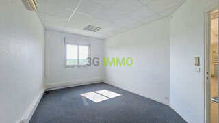  Immeuble à vendre 400 m² Abrest
