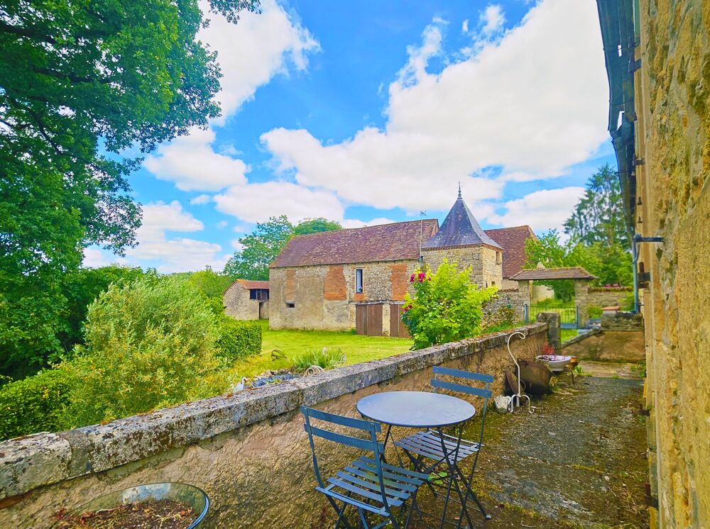 Maison 10 pièces 326 m² · à Excideuil · 326 m² · 399 900 €