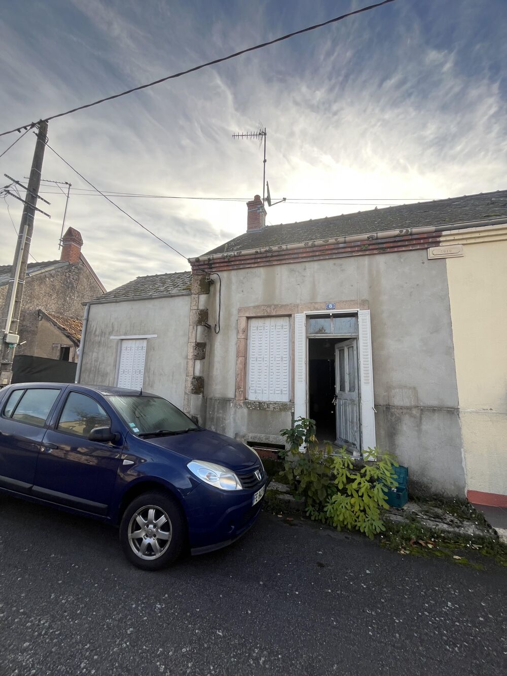 Maison 2 pièces · à Issy-l'Évêque · 12 000 €