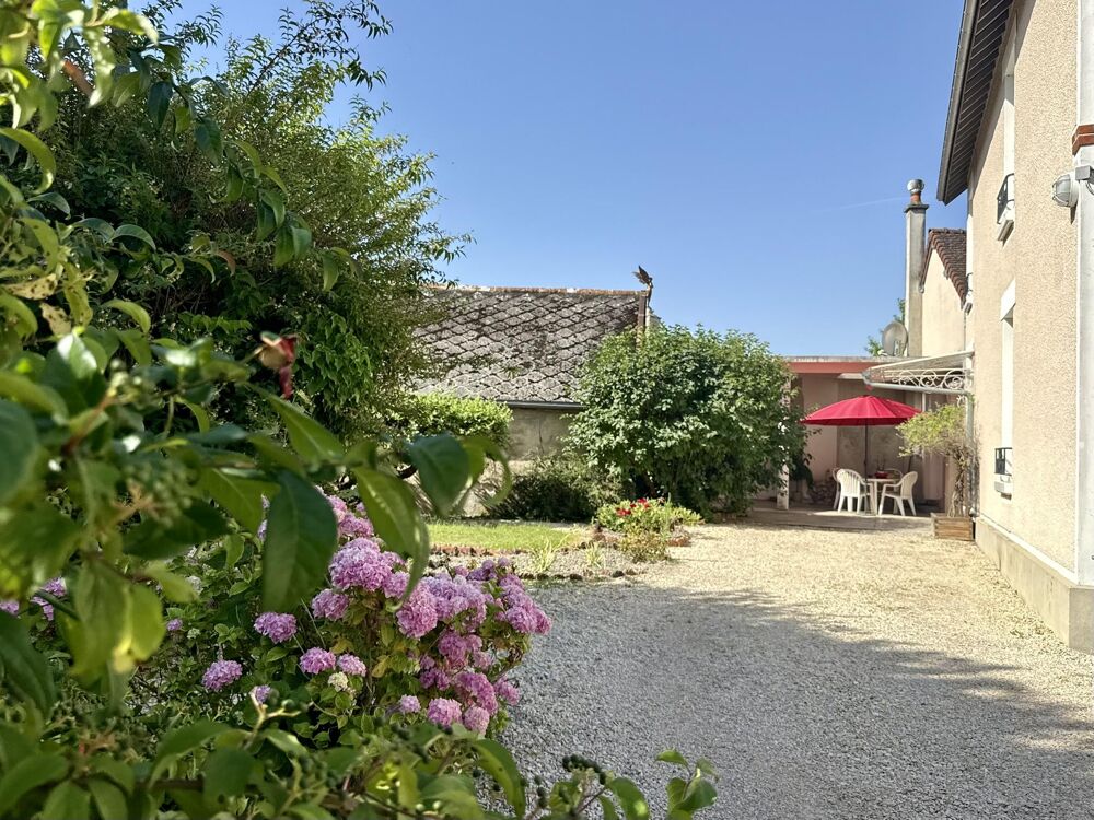 Maison 6 pièces 163 m² · à Saint-Lyé · 163 m² · 368 000 €