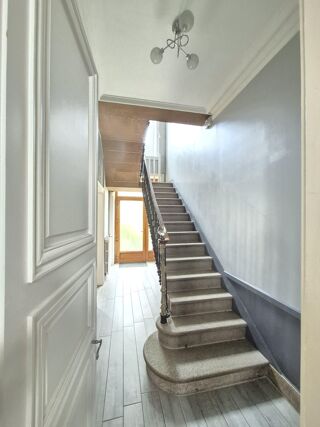  Maison  vendre 8 pices 231 m