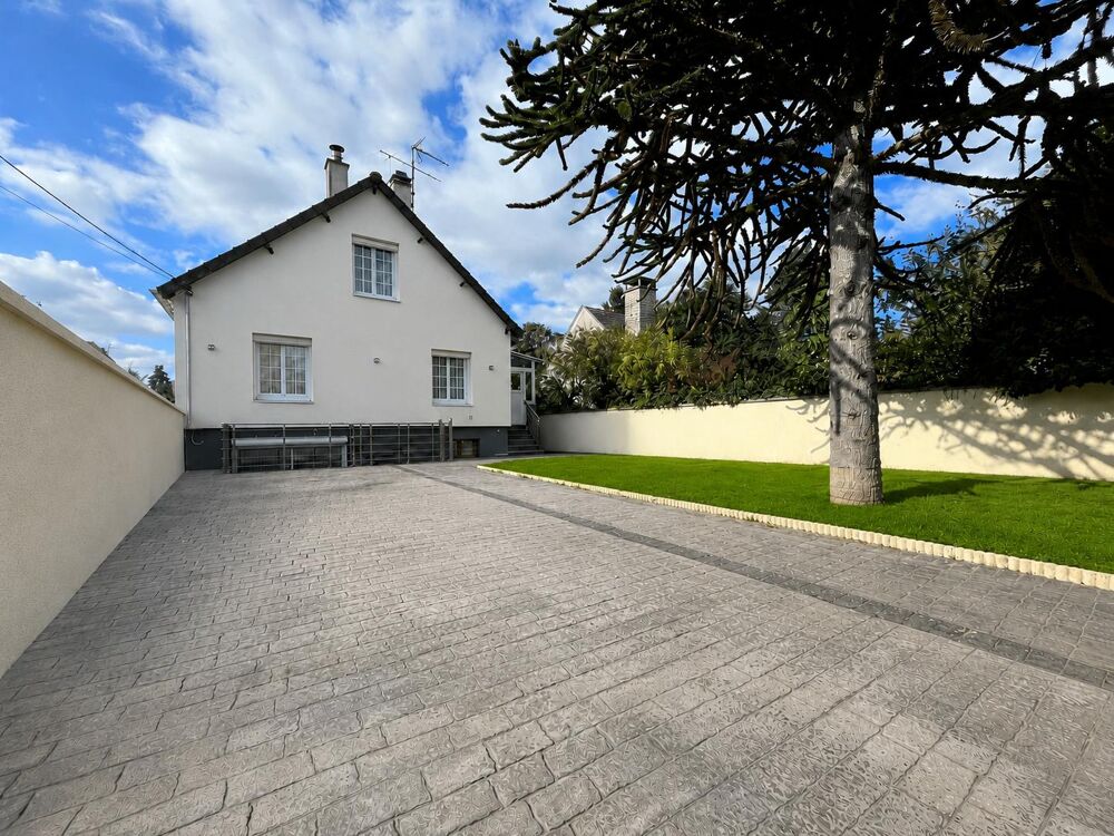 Maison 8 pièces 166 m² · à Nemours · 166 m² · 220 000 €