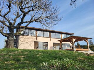  Maison  vendre 9 pices 240 m