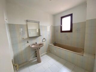  Appartement � vendre 3 pi�ces 71 m� �guilles