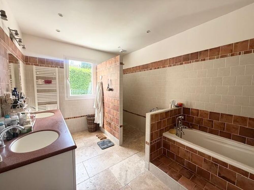 à vendre  Maison Lagnes (84800)