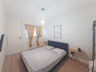  Appartement à louer 3 pièces 65 m²