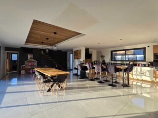  Maison  vendre 7 pices 216 m