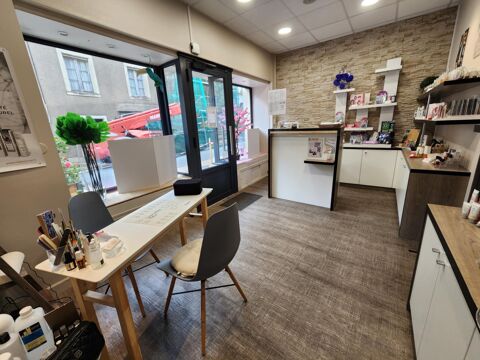 Vente murs pro  &agrave; Valence-en-poitou 53000 86700 Valence-en-poitou