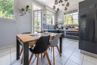  Maison � vendre 9 pi�ces 266 m�