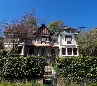  Maison  vendre 9 pices 