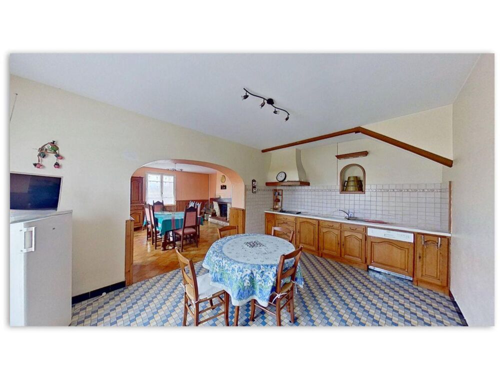 Maison 11 pièces · à Poey-de-Lescar · 233 000 €