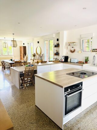  Maison à vendre 12 pièces 342 m²