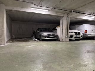  Parking / Garage à louer 14 m²
