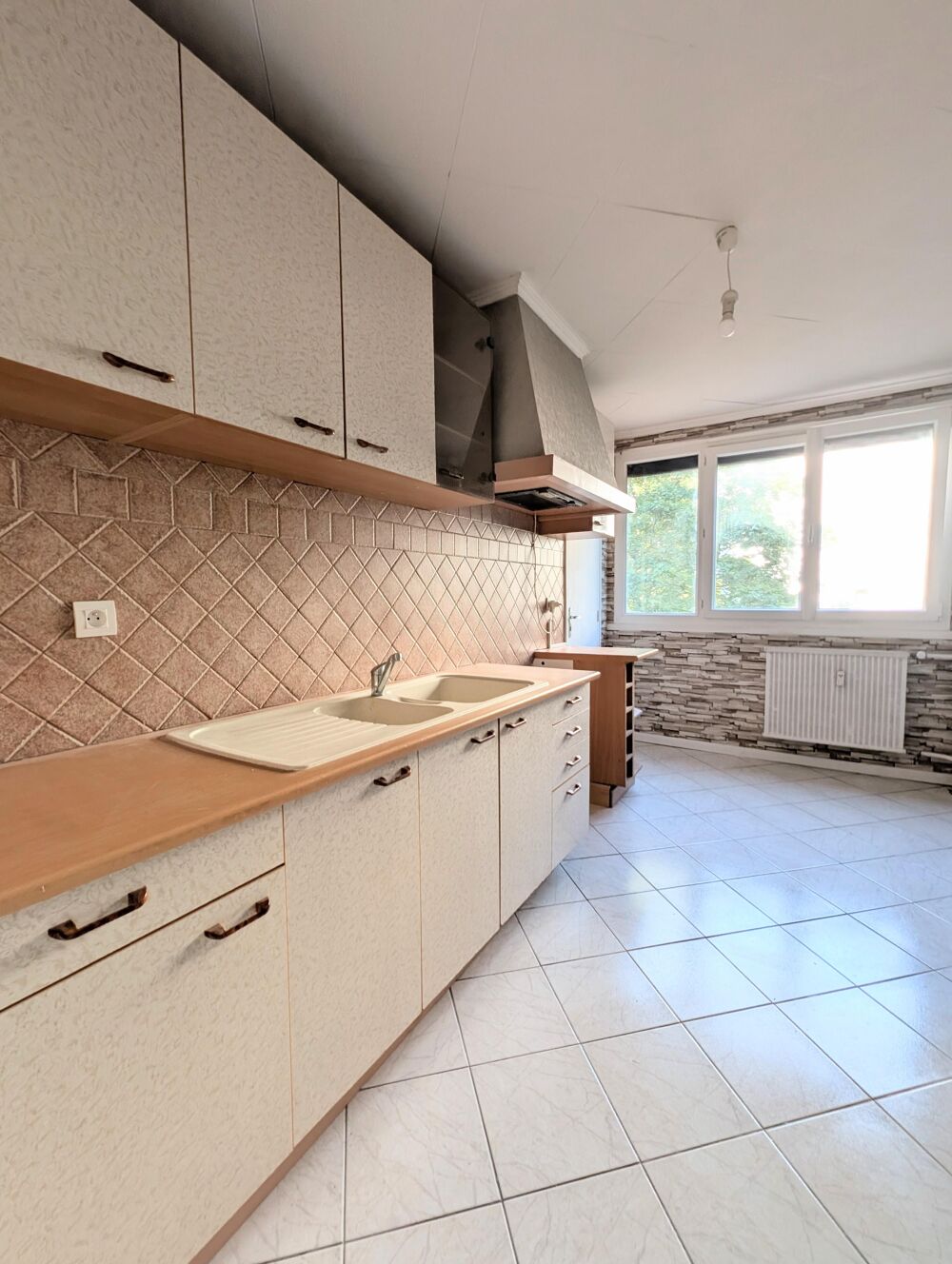 Appartement 3 pièces 65 m² · à Valence · 65 m² · 53 000 €
