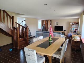  Maison  vendre 10 pices 375 m