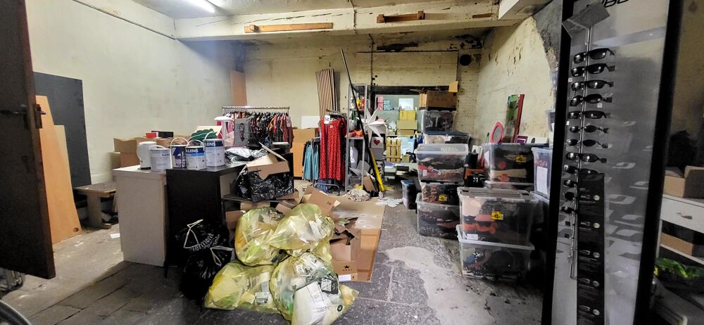   Vente murs pro  à Riom Riom