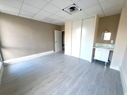 Location pro Divers sant&eacute; &agrave; Valli&egrave;res-sur-fier 590 74150 Vallières-sur-fier