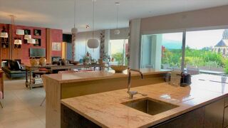  Maison  vendre 8 pices 220 m