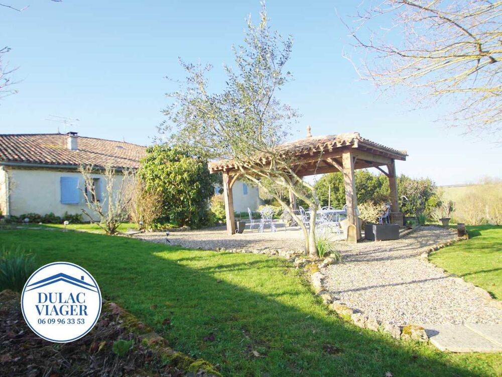 Maison 8 pièces 194 m² · à Sainte-Mère · 194 m² · 45 000 €
