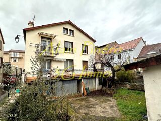  Maison  vendre 9 pices 