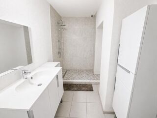  Immeuble à vendre 9 pièces 220 m² Gignac