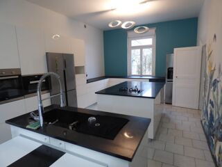  Maison  vendre 8 pices 285 m