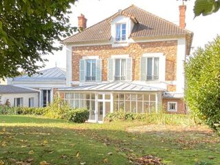 Maison 12 pièces 350 m² · à Le Coudray-Montceaux · 350 m² · 630 000 €
